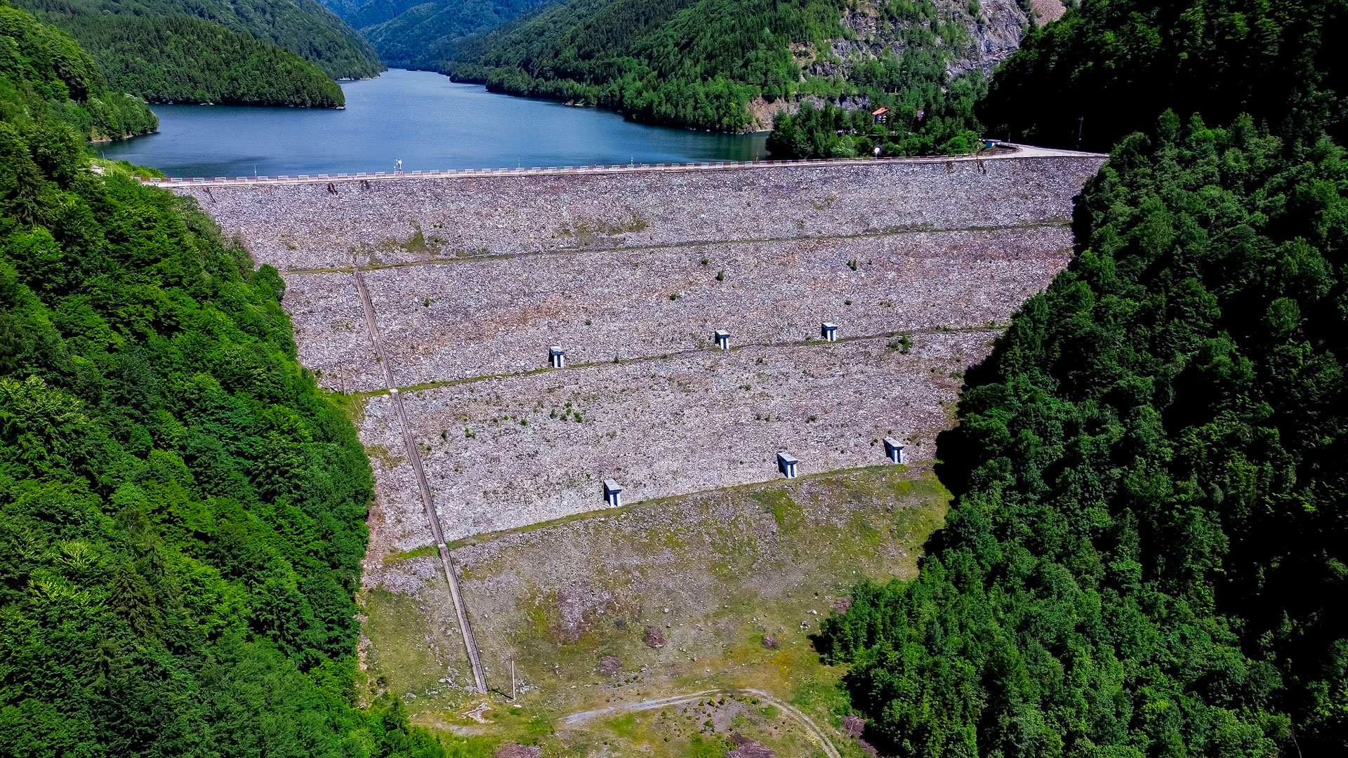 Imagine aeriană a ariei de operare a Asociației de Dezvoltare Intercomunitară Apă Canal Muscel.